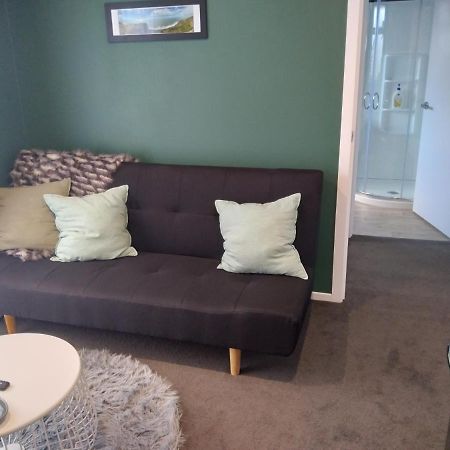 Hall Street Haven Te Awamutu Bagian luar foto